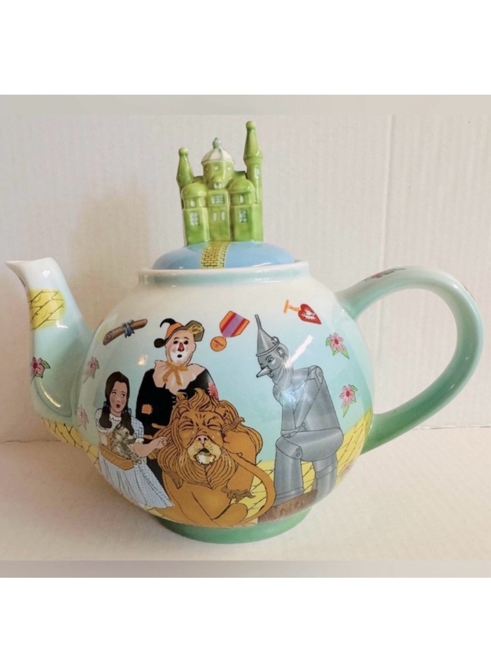 Vtg Cardew Design 2004 Wizard Of Oz with Emerald City Lid.Porcelain teapot